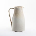 Jarra de cerámica beis mate