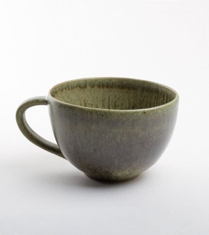 Taza artesanal de ceramica de color verde