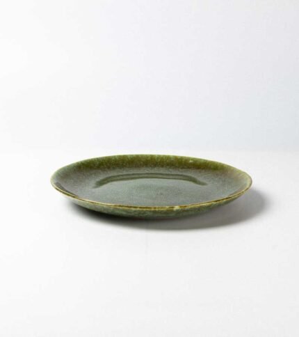 Plato llano de cerámica color verde glaseado