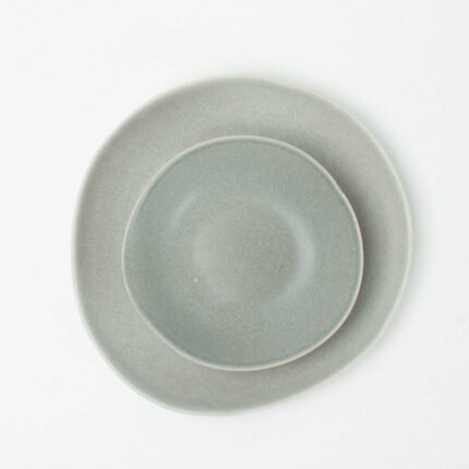 Plato llano irregular Gris claro